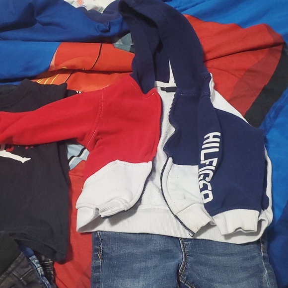 Jeans and tops - Picture 6 of 6